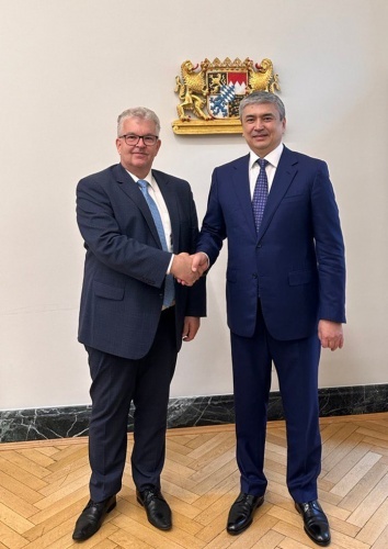 O'ZBEKISTON CHORVADORLARI BAVARIA FEDERAL YERI CHORVACHILIK XO'JALIKLARIDA TAJHRIBA ALMASHINADI