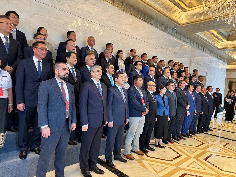 Xitoyning Shanxay shahrida bo‘lib o‘tayotgan “Bir makon, bir yo‘l” loyihasi
